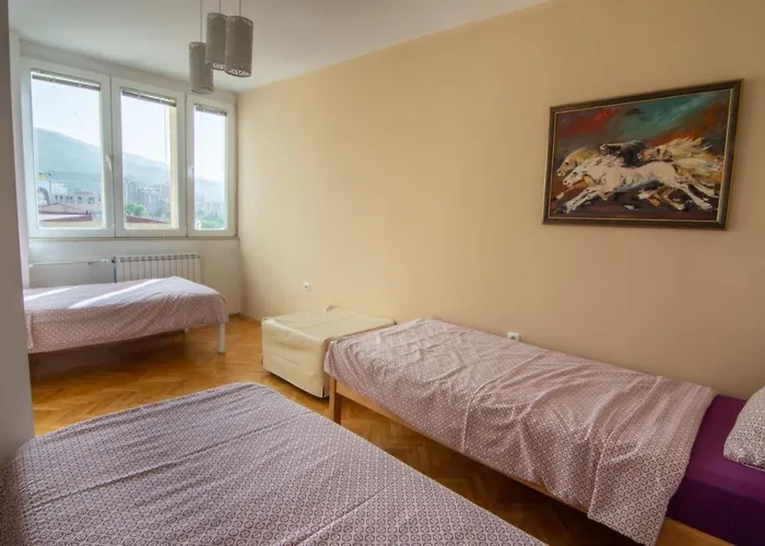 Green Paradise Square Apartment